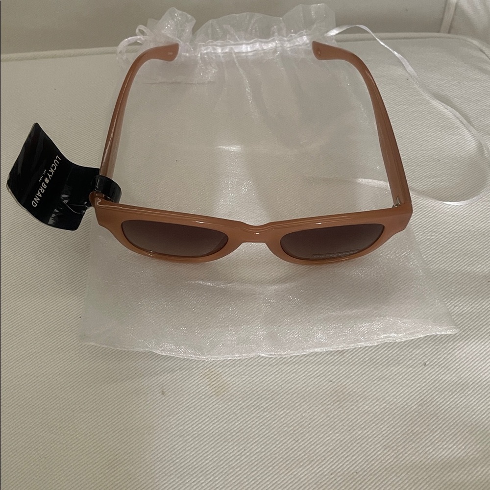 NWT Lucky Brand Matte Blush Soft Square Brown Gradient Lenses Sunglasses - Picture 2 of 6
